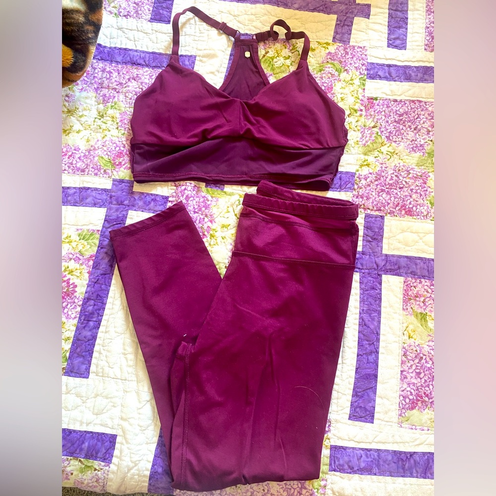 Fabletics 7/8 legging and sports top set